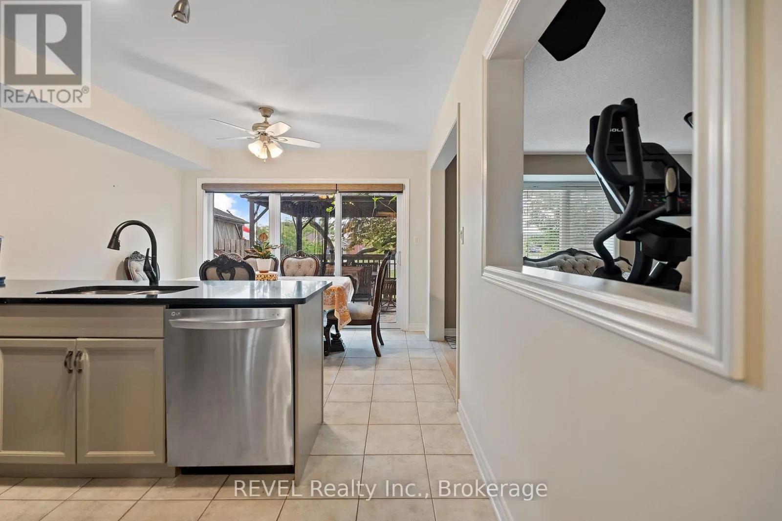 A - 20 BROWN DRIVE, #A