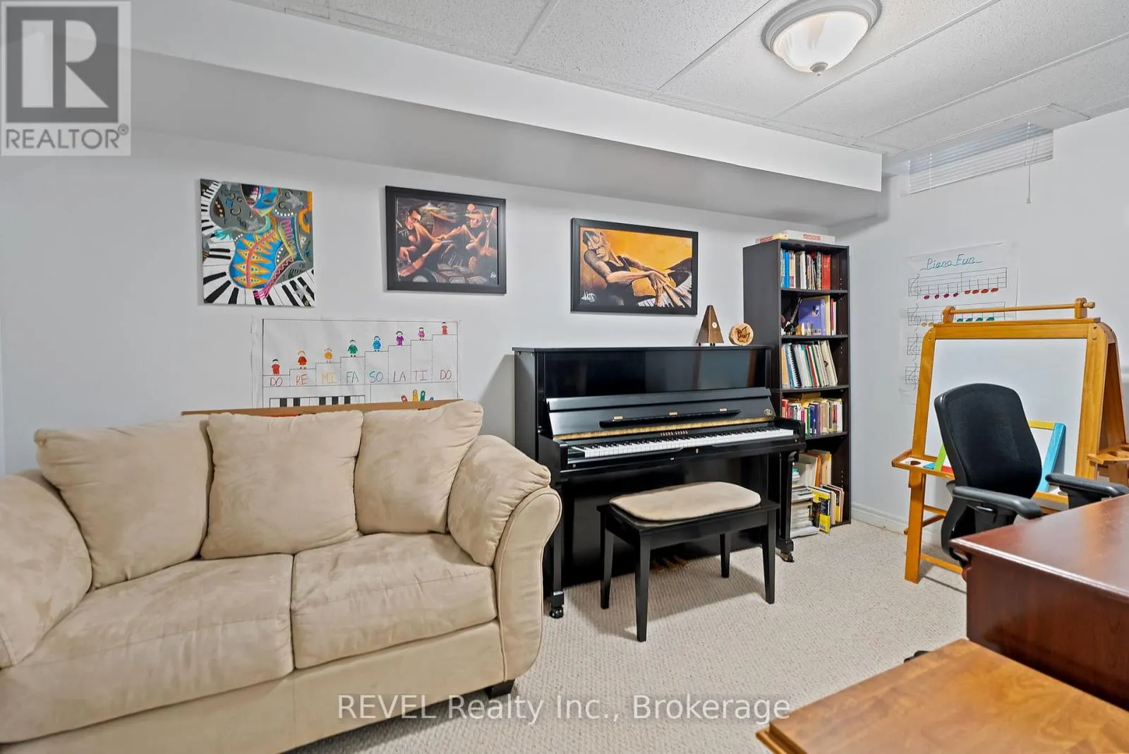 A - 20 BROWN DRIVE, #A