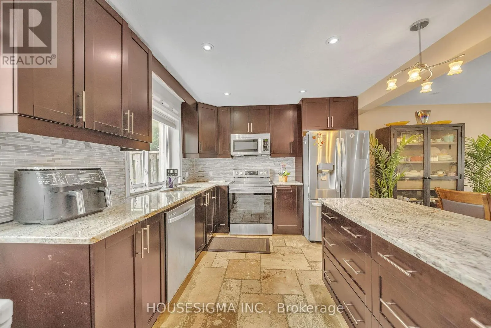 16 - 50 WESTMOUNT ROAD W