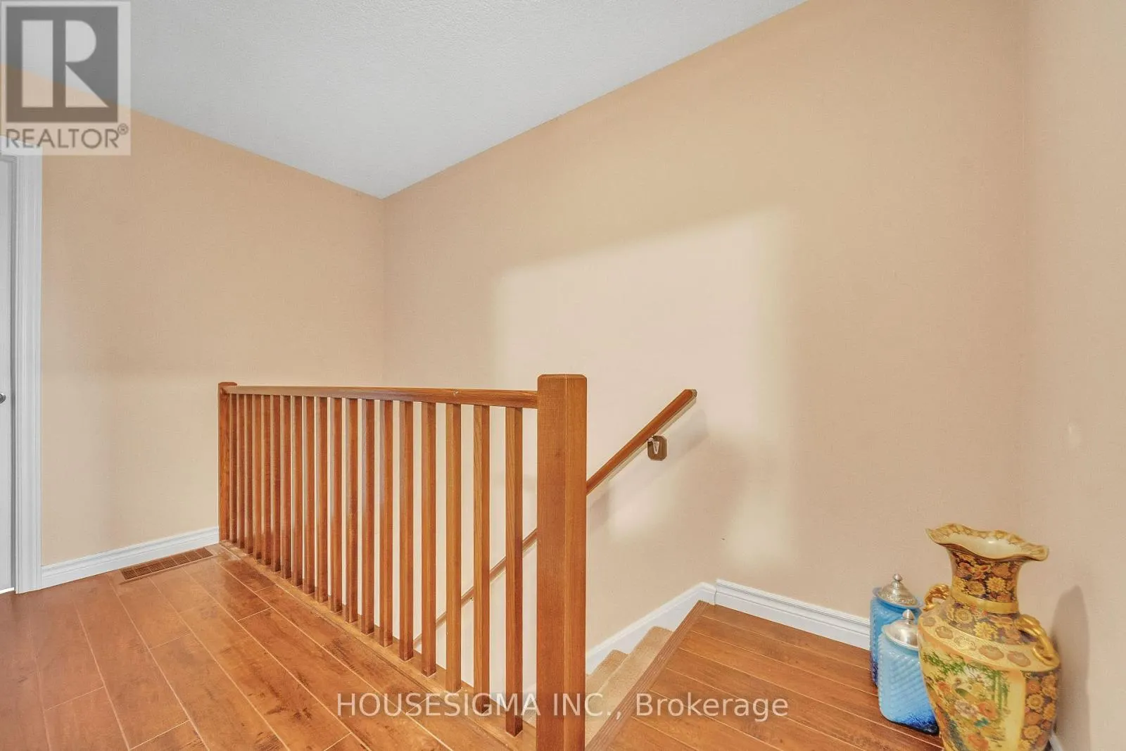 16 - 50 WESTMOUNT ROAD W