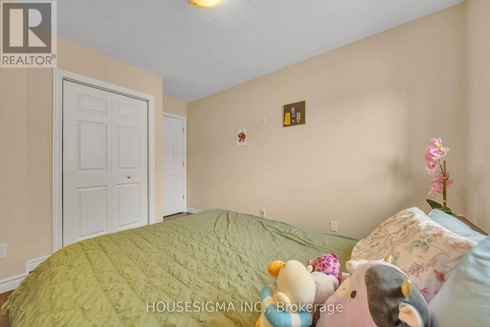 16 - 50 WESTMOUNT ROAD W