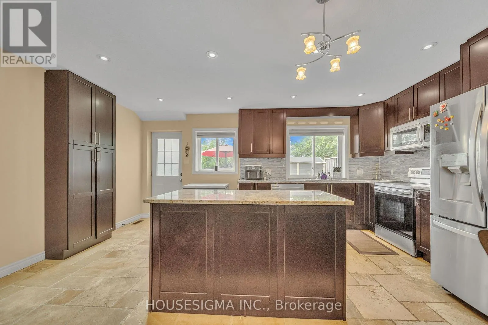 16 - 50 WESTMOUNT ROAD W