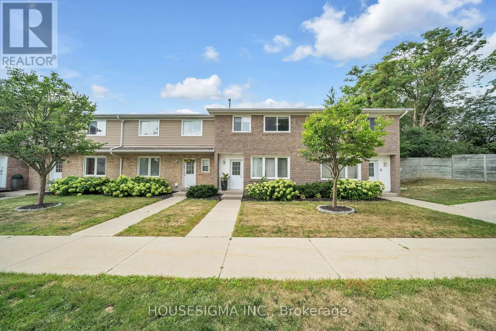 16 - 50 WESTMOUNT ROAD W
