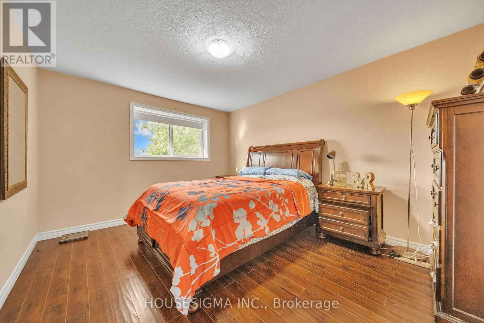16 - 50 WESTMOUNT ROAD W