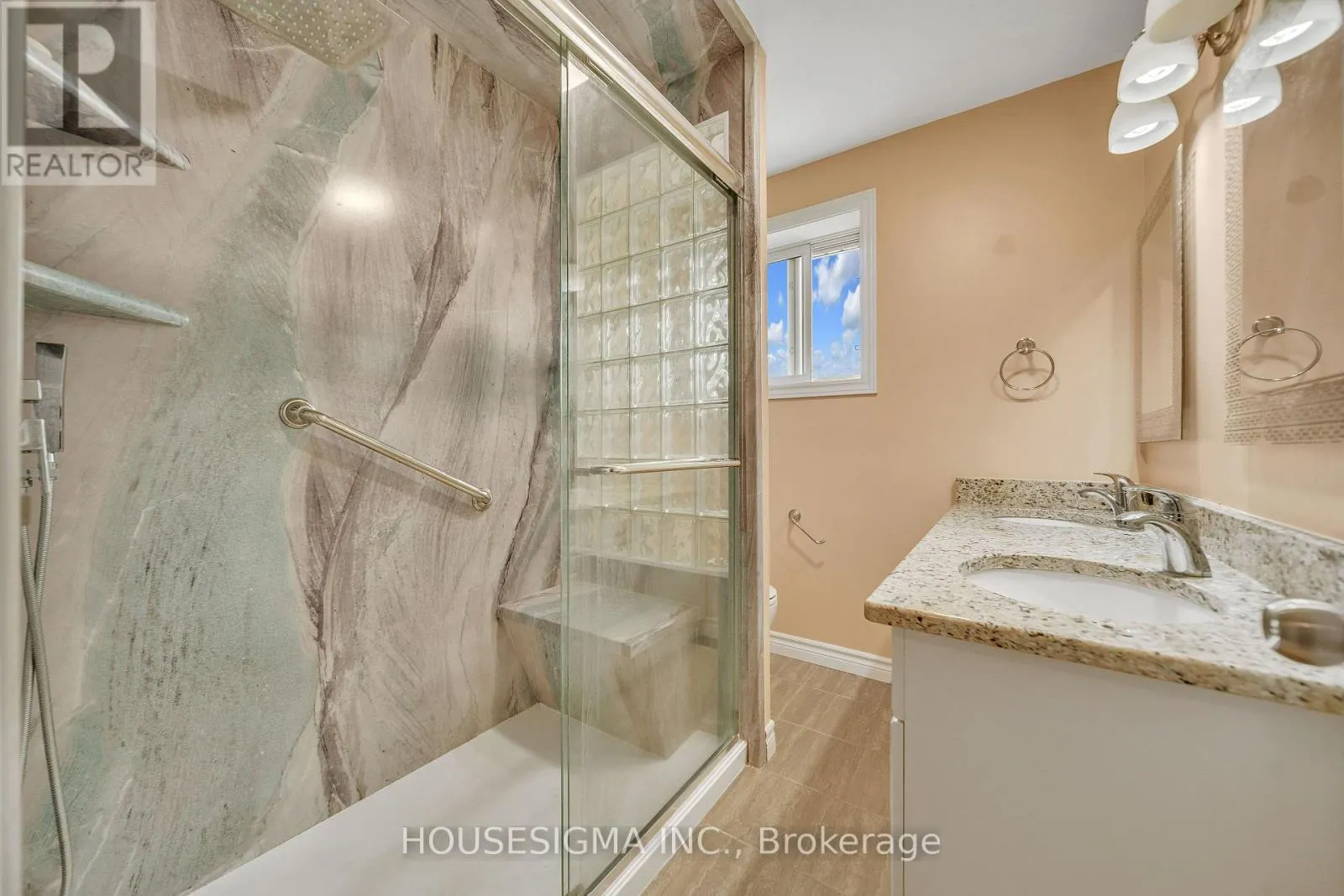 16 - 50 WESTMOUNT ROAD W