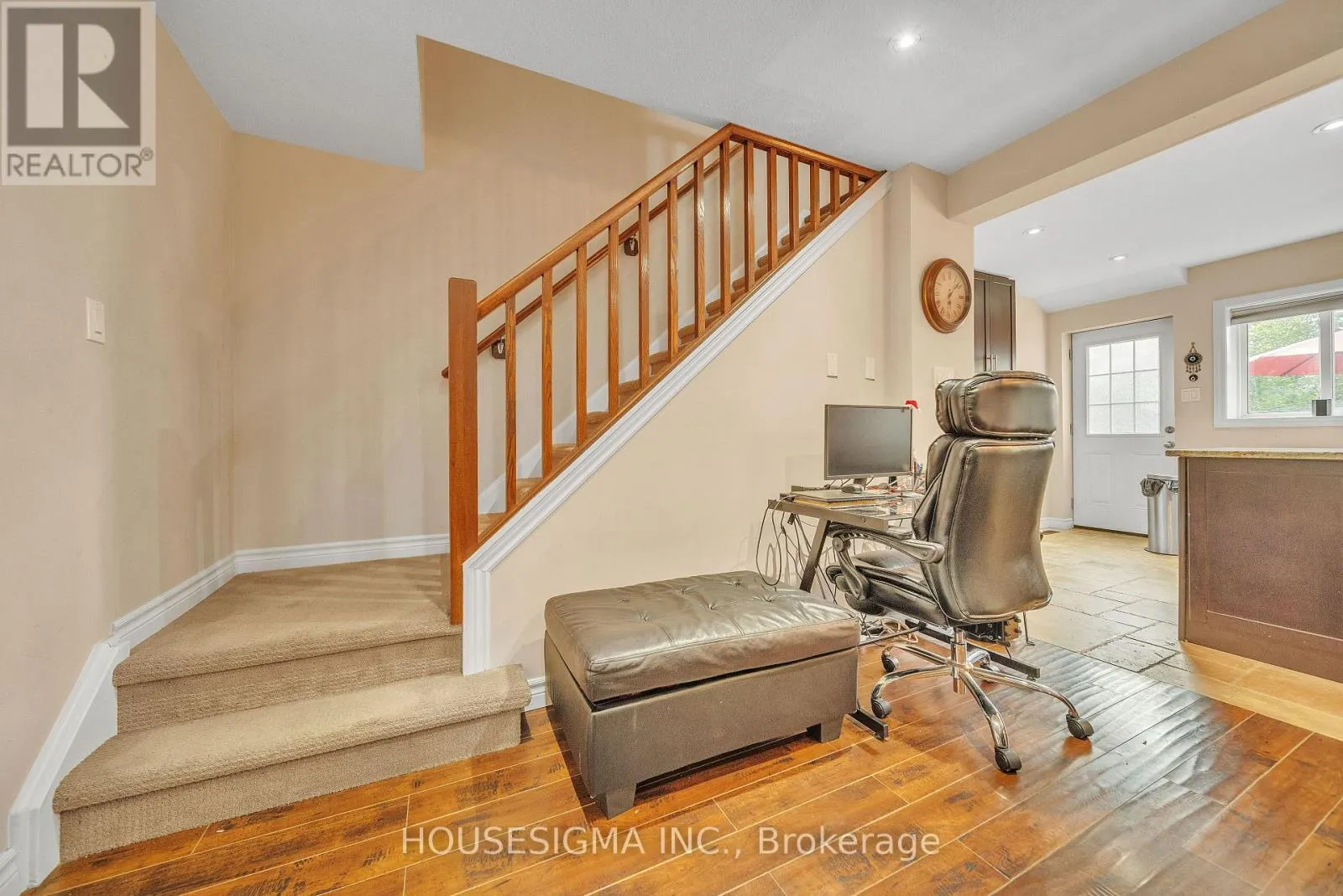 16 - 50 WESTMOUNT ROAD W