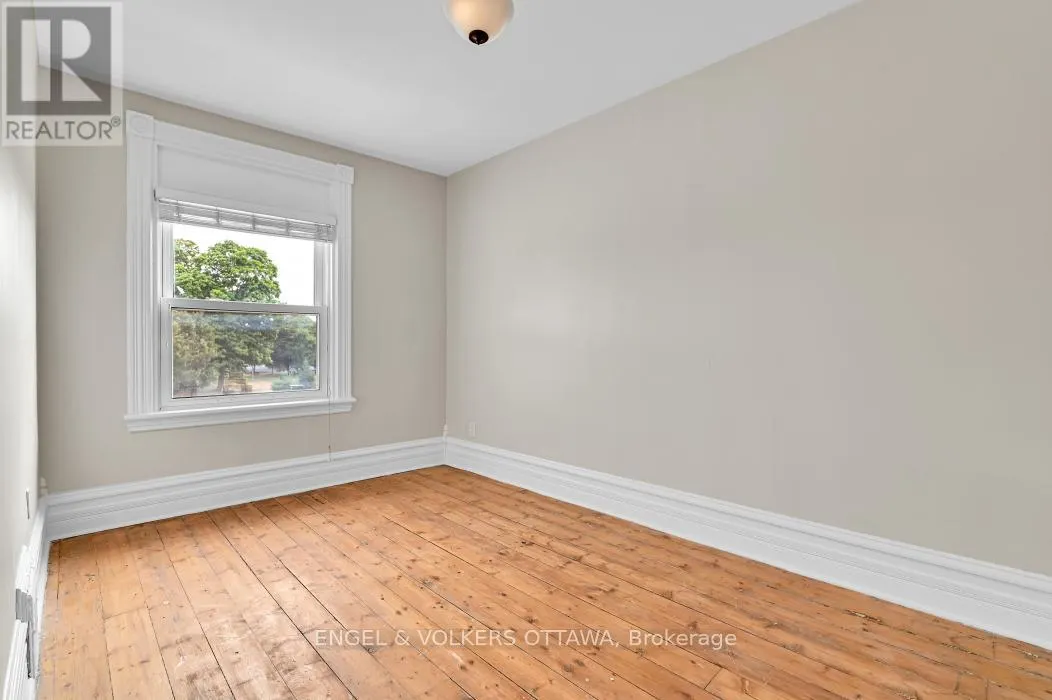 104 KING EDWARD AVENUE