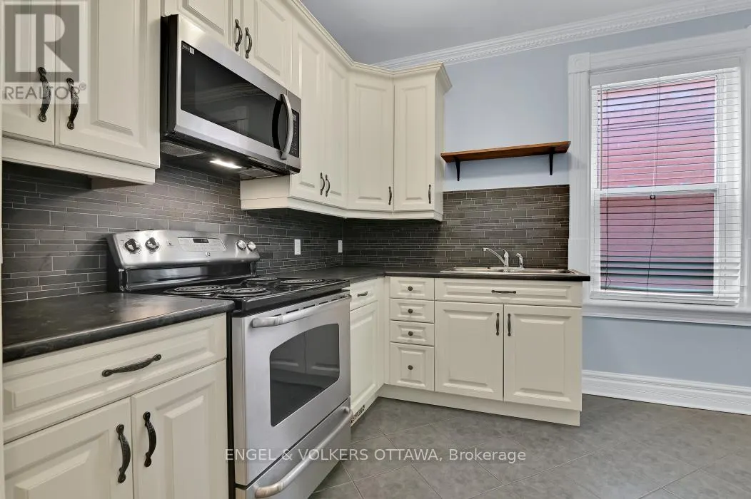 104 KING EDWARD AVENUE