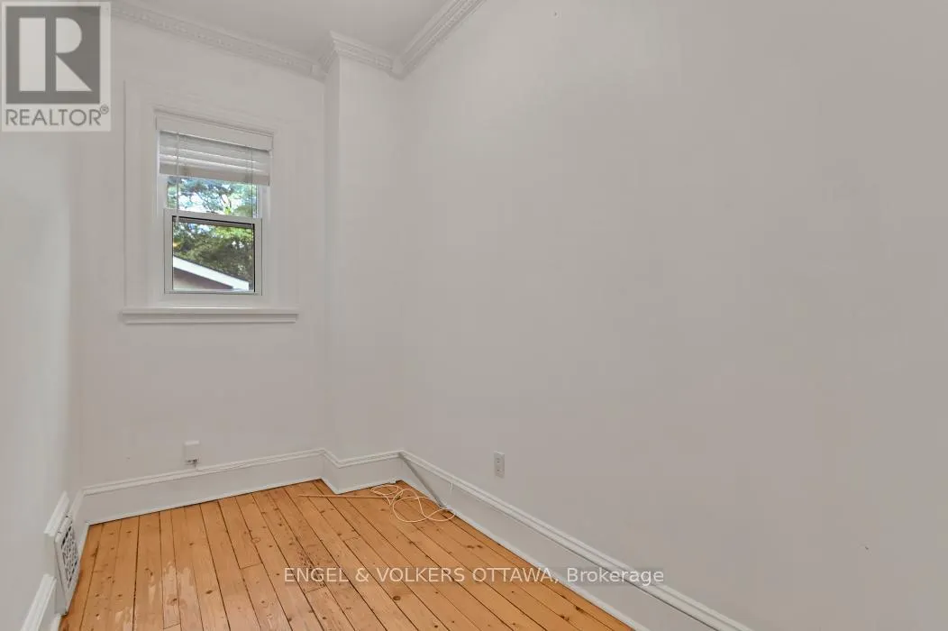 104 KING EDWARD AVENUE