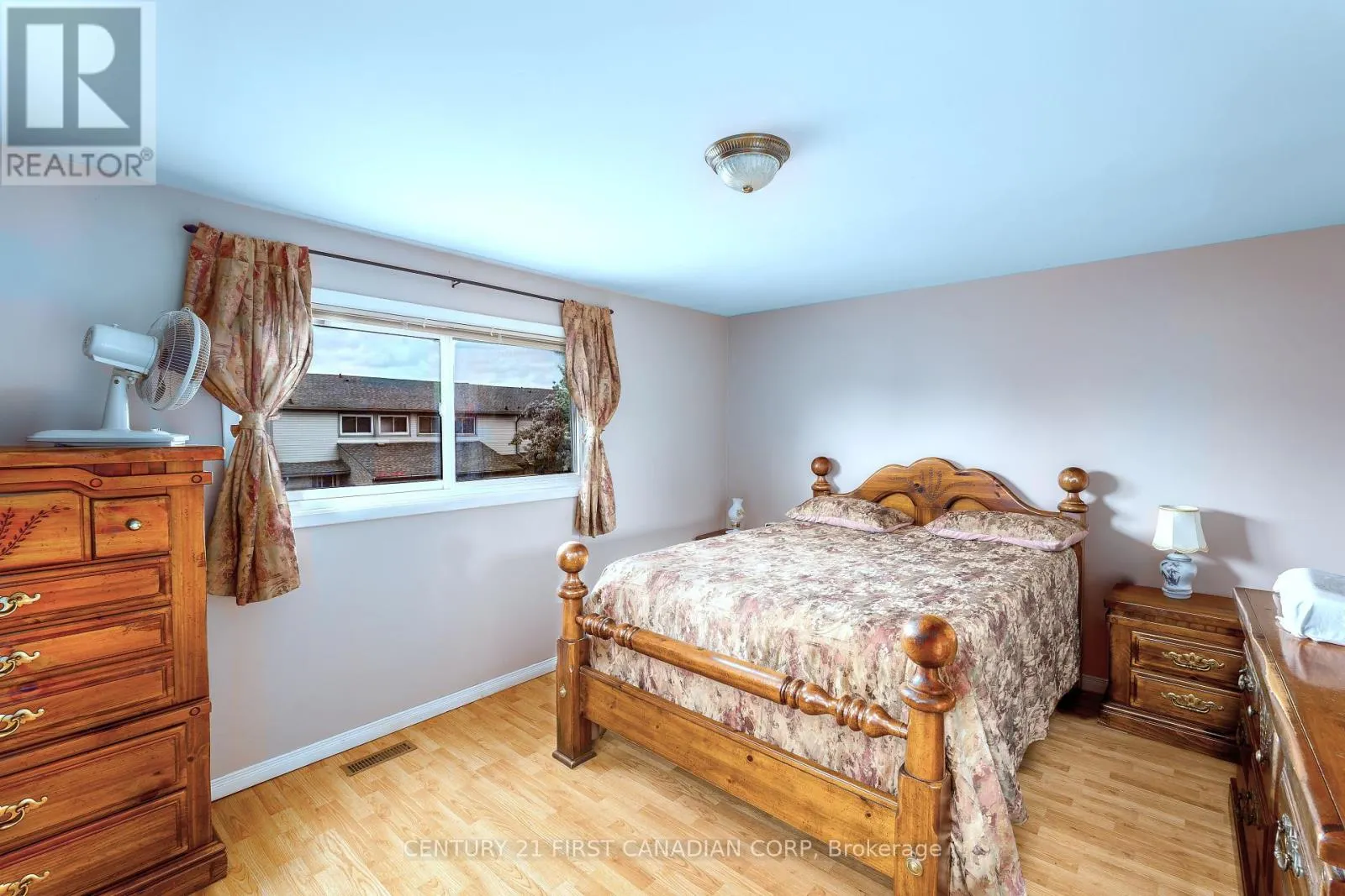 195 DEVERON CRESCENT