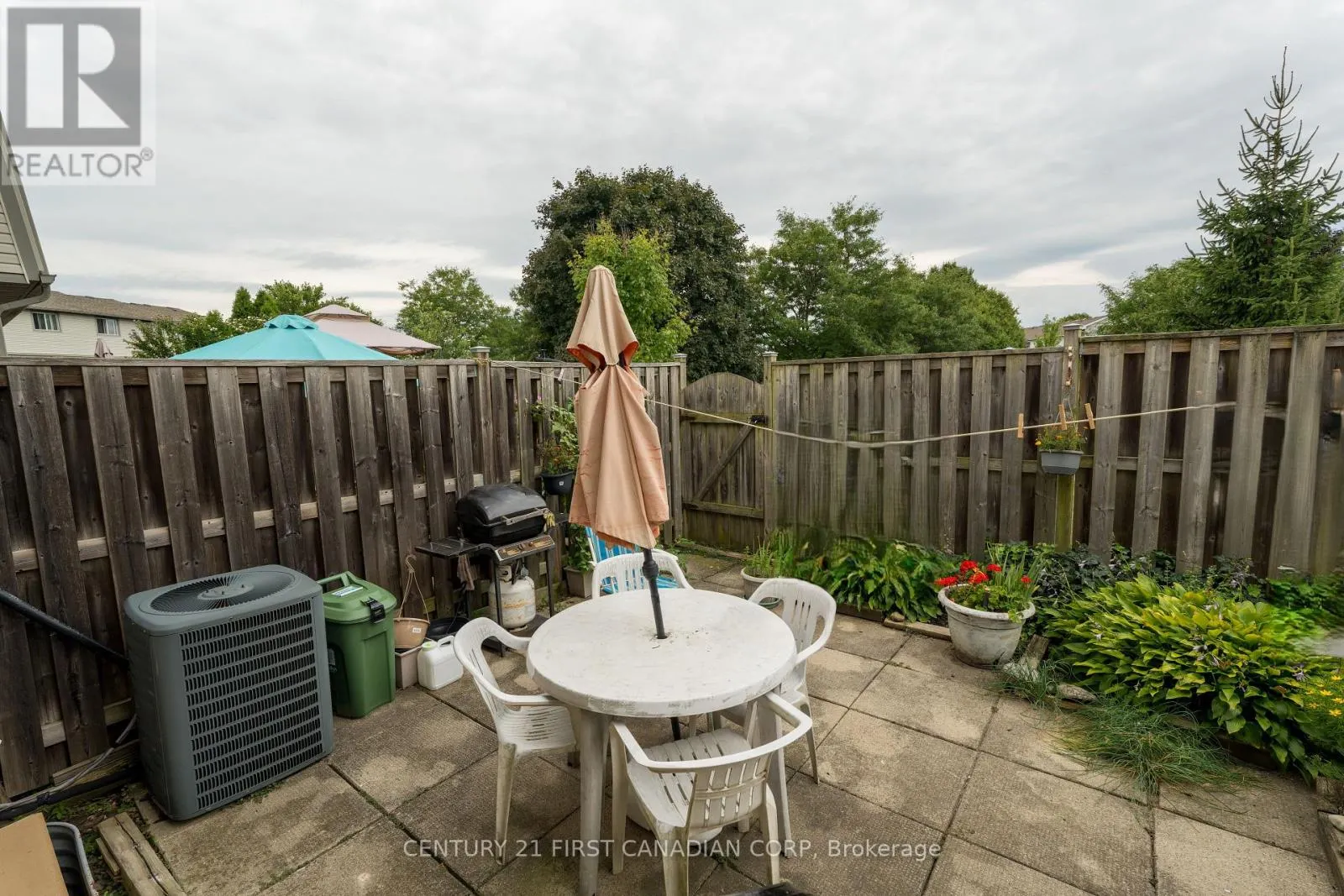 195 DEVERON CRESCENT