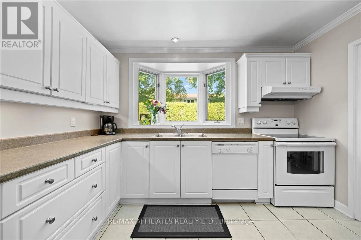 49 SILVER ASPEN CRESCENT