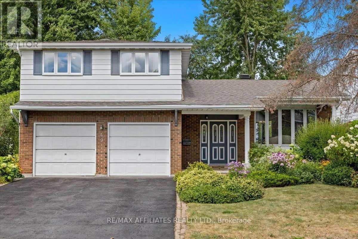 49 SILVER ASPEN CRESCENT