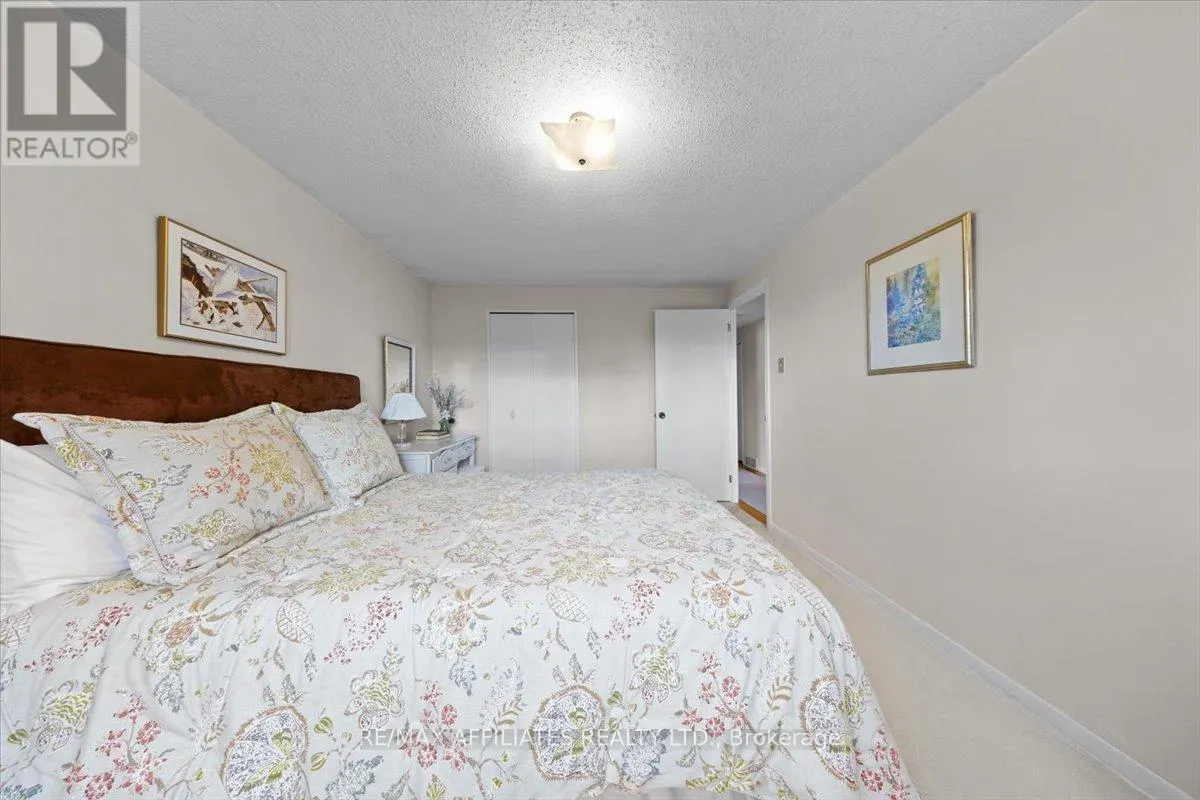 49 SILVER ASPEN CRESCENT