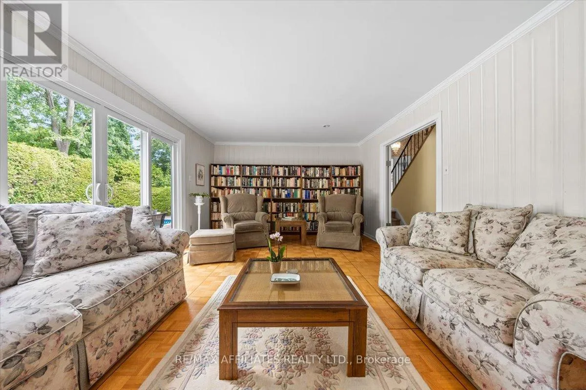 49 SILVER ASPEN CRESCENT
