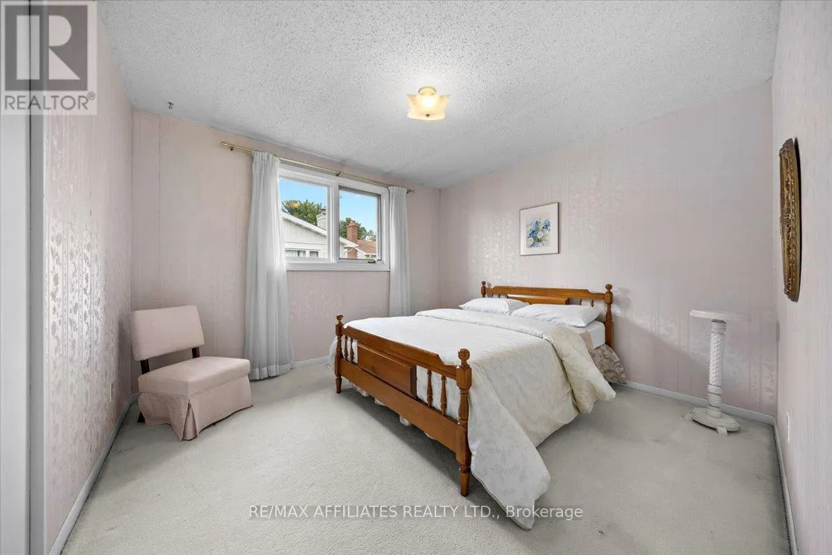 49 SILVER ASPEN CRESCENT