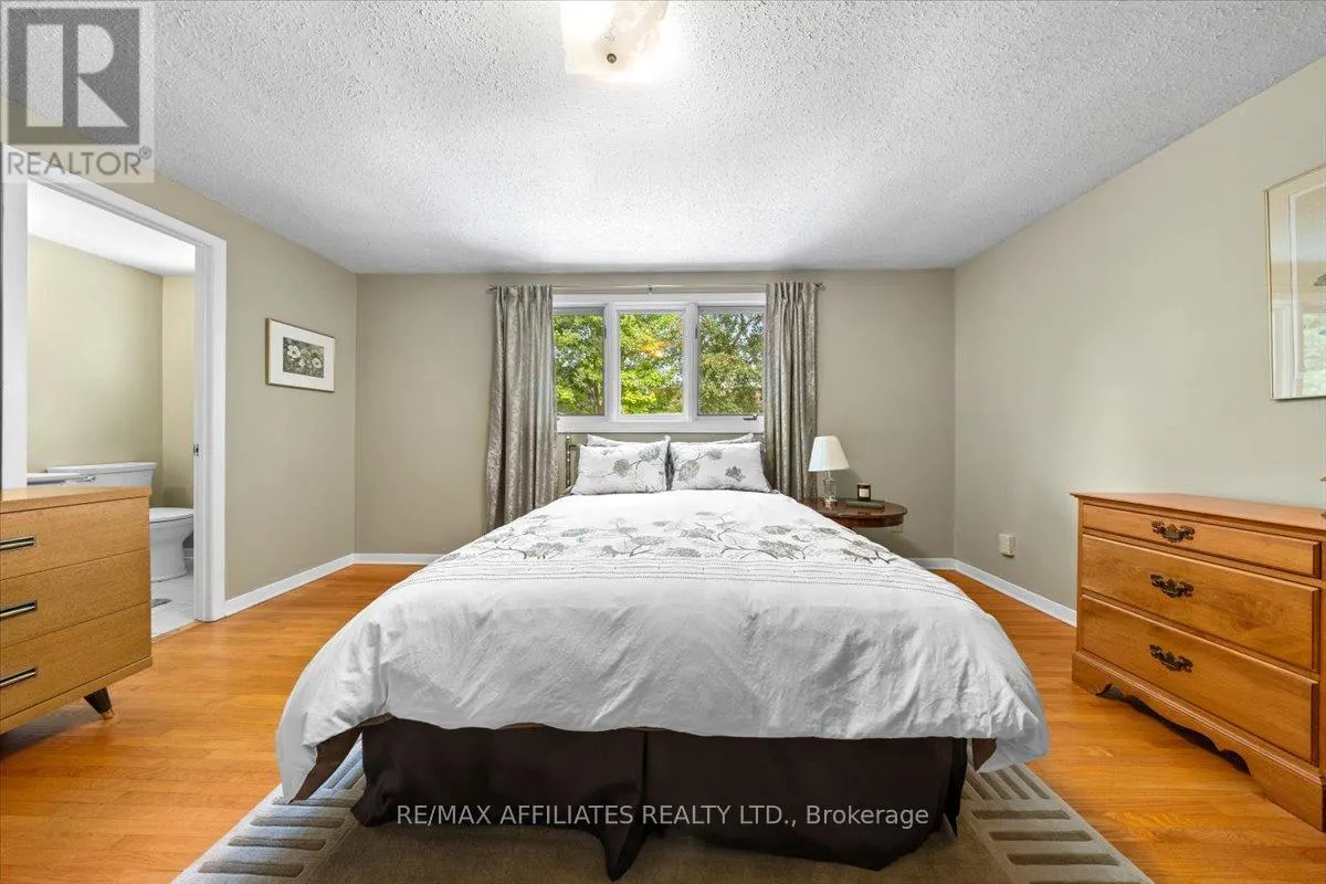 49 SILVER ASPEN CRESCENT