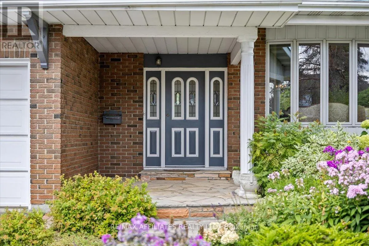 49 SILVER ASPEN CRESCENT