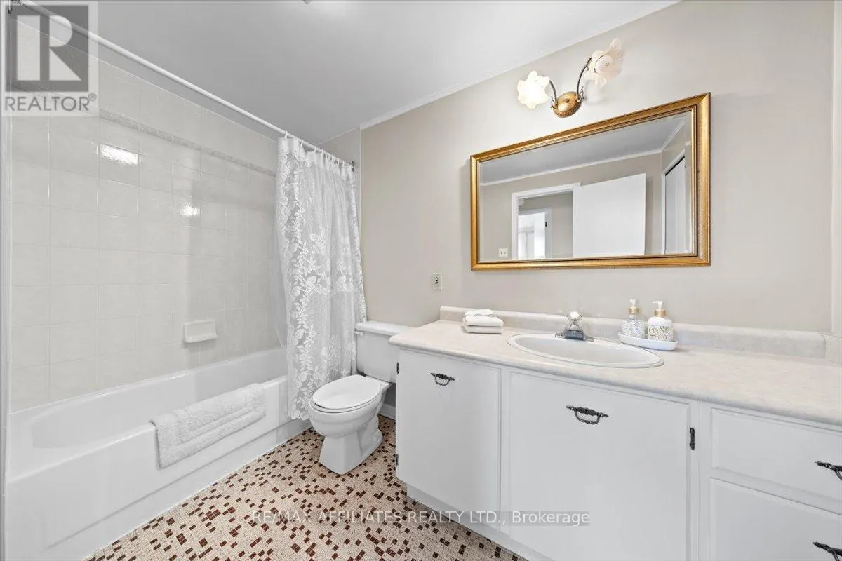 49 SILVER ASPEN CRESCENT