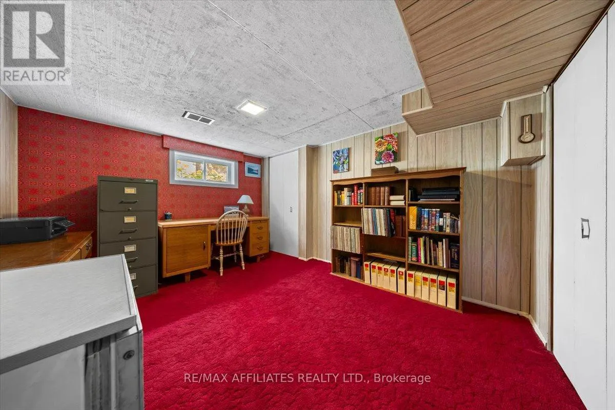 49 SILVER ASPEN CRESCENT