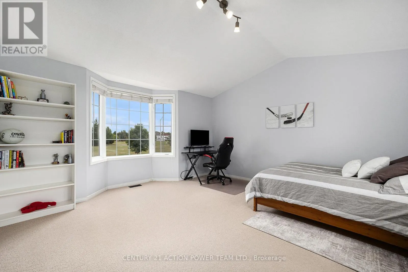 6008 LONGLEAF DRIVE