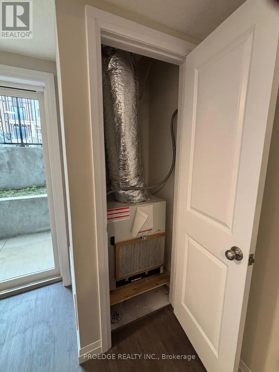 D7 - 410 NORTHFIELD DRIVE W