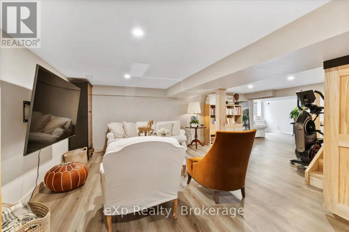 78 MAPLE DRIVE