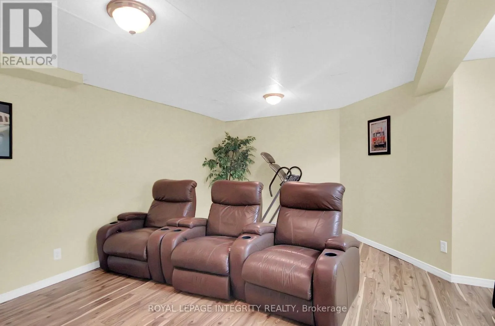 22 HALKIRK AVENUE