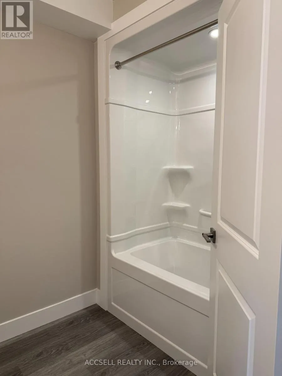 25 ALEXANDRIA AVENUE