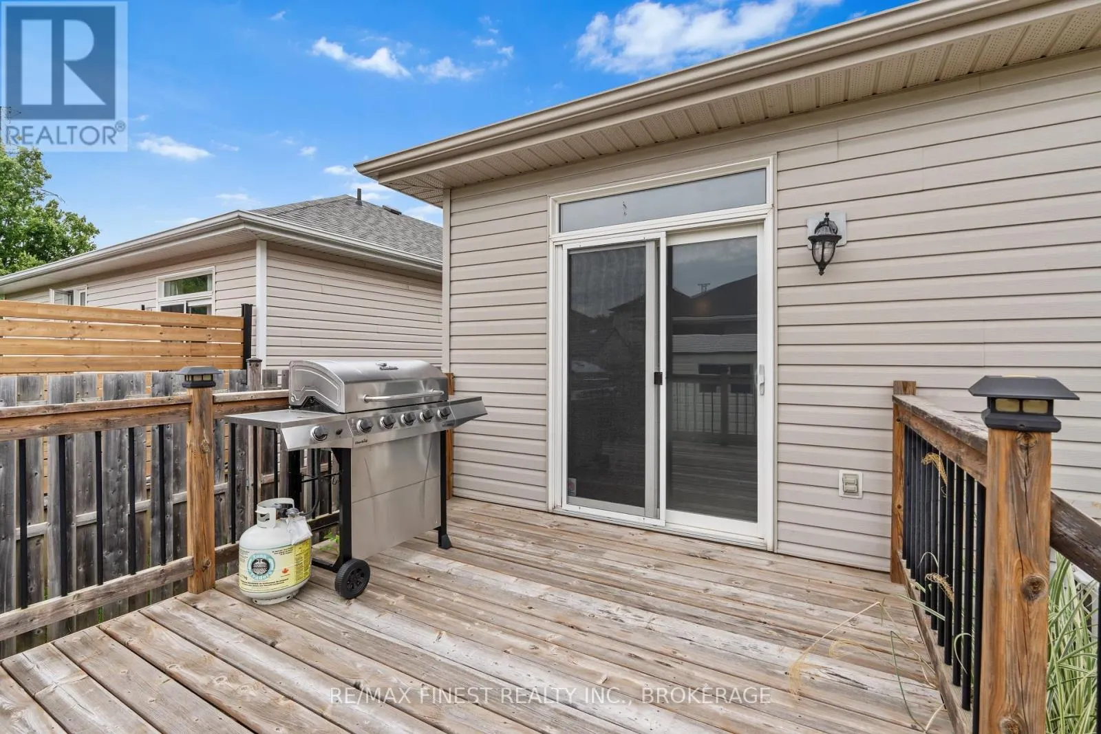 995 SWANFIELD STREET