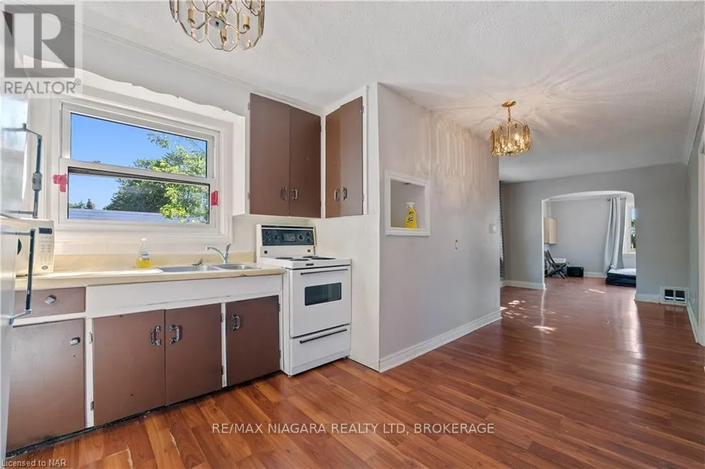 785 CANBORO ROAD
