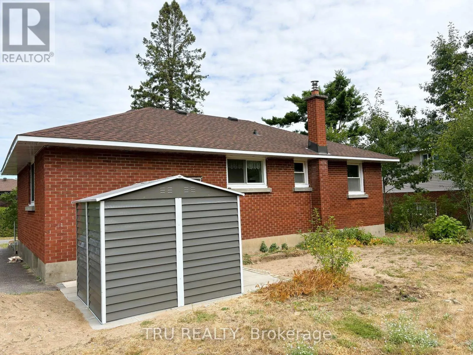 16 SANDY AVENUE S