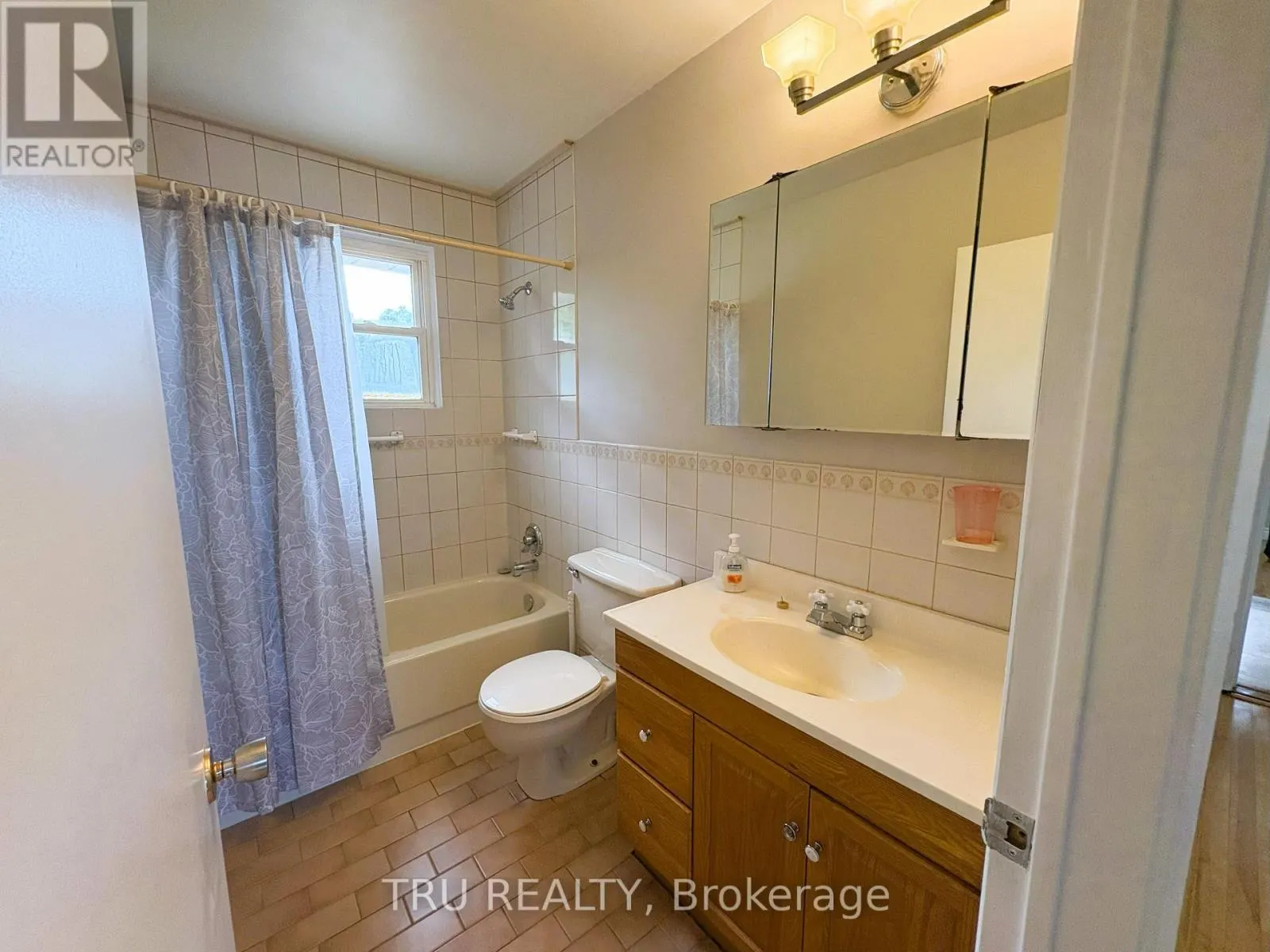 16 SANDY AVENUE S