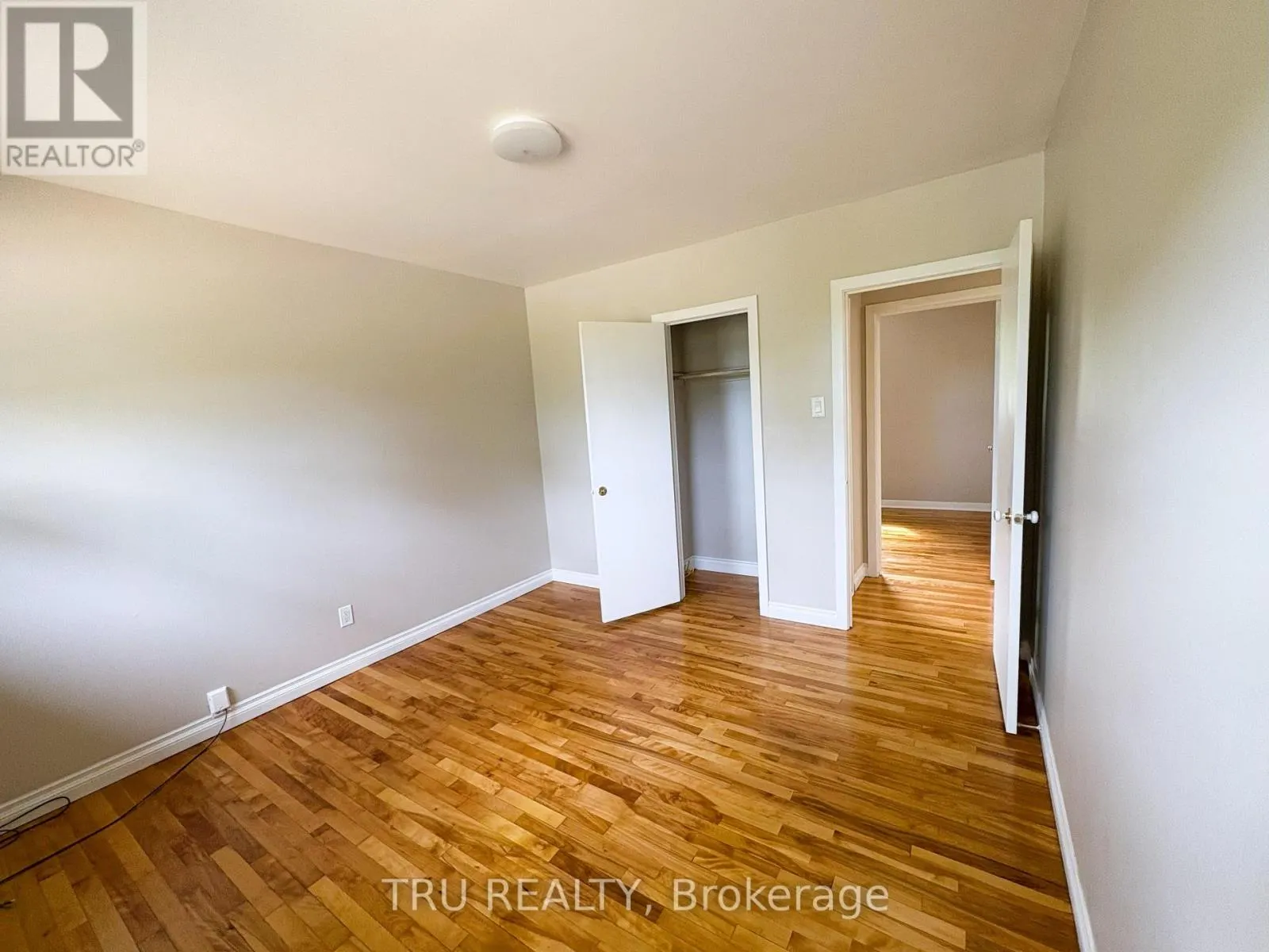16 SANDY AVENUE S