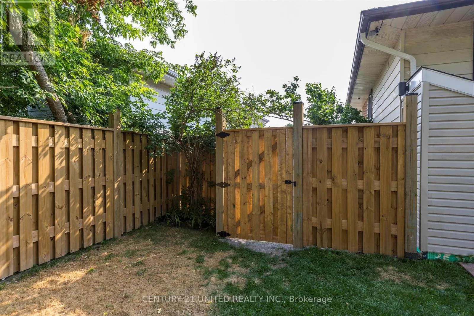 561 BARNES CRESCENT