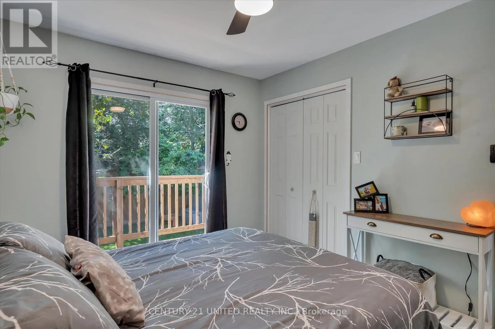561 BARNES CRESCENT