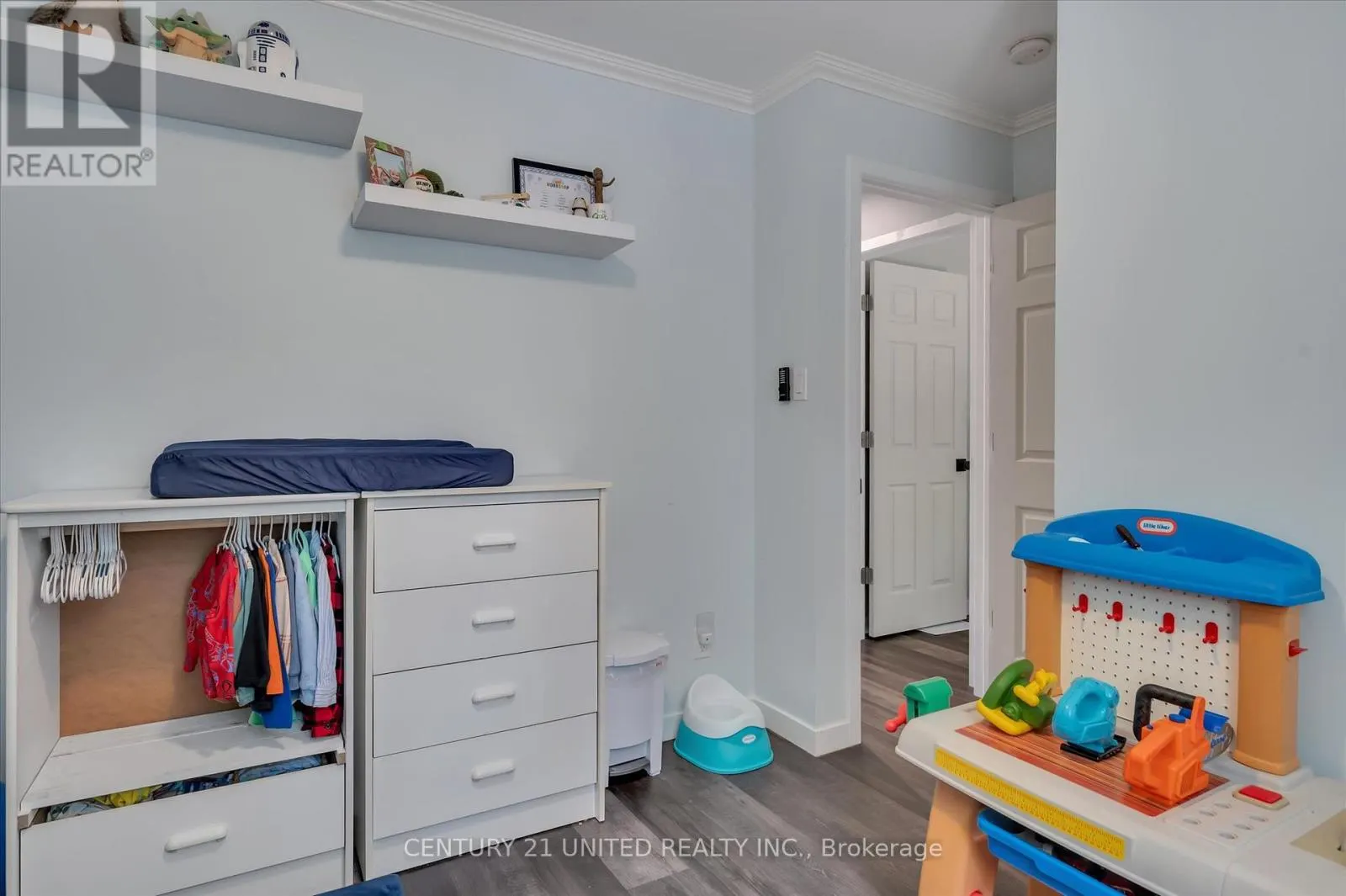 561 BARNES CRESCENT
