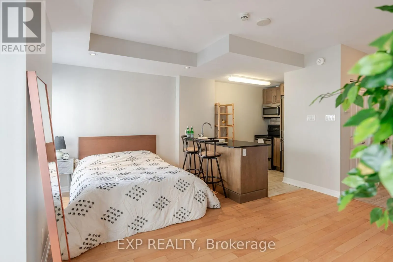 2308 - 242 RIDEAU STREET