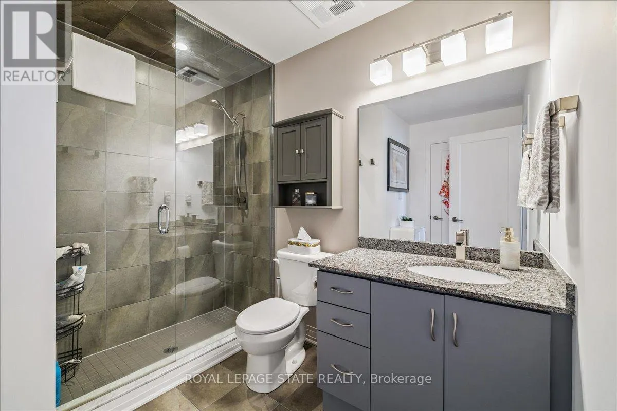204 - 10 CONCORD PLACE