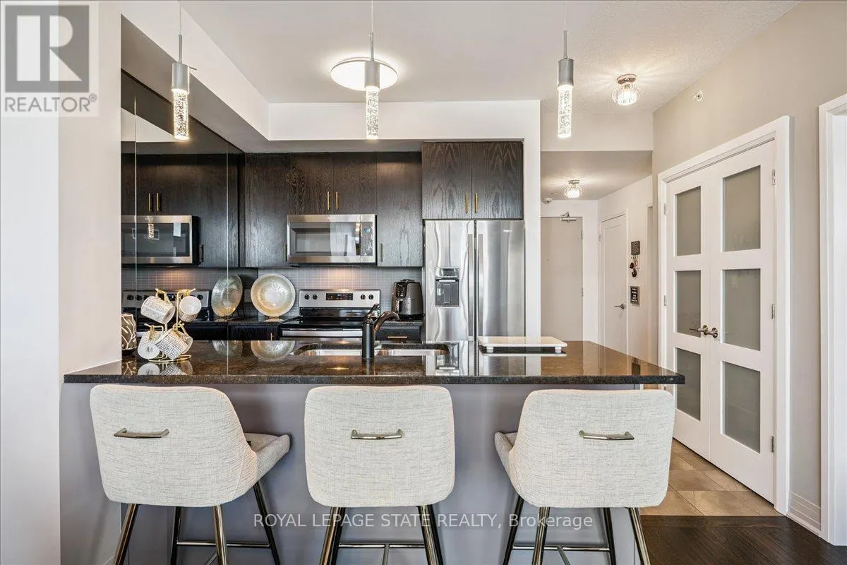 204 - 10 CONCORD PLACE