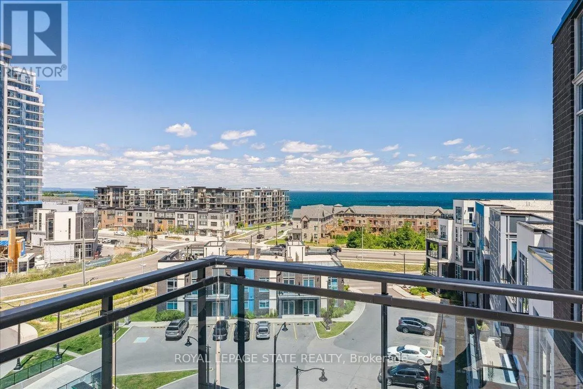 204 - 10 CONCORD PLACE