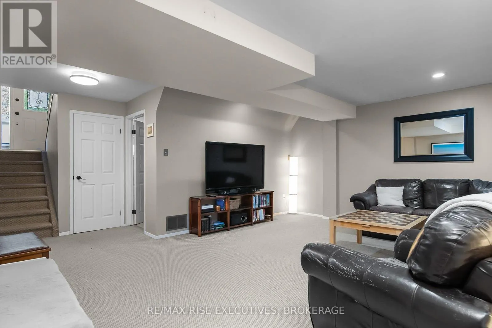 932 MILFORD DRIVE