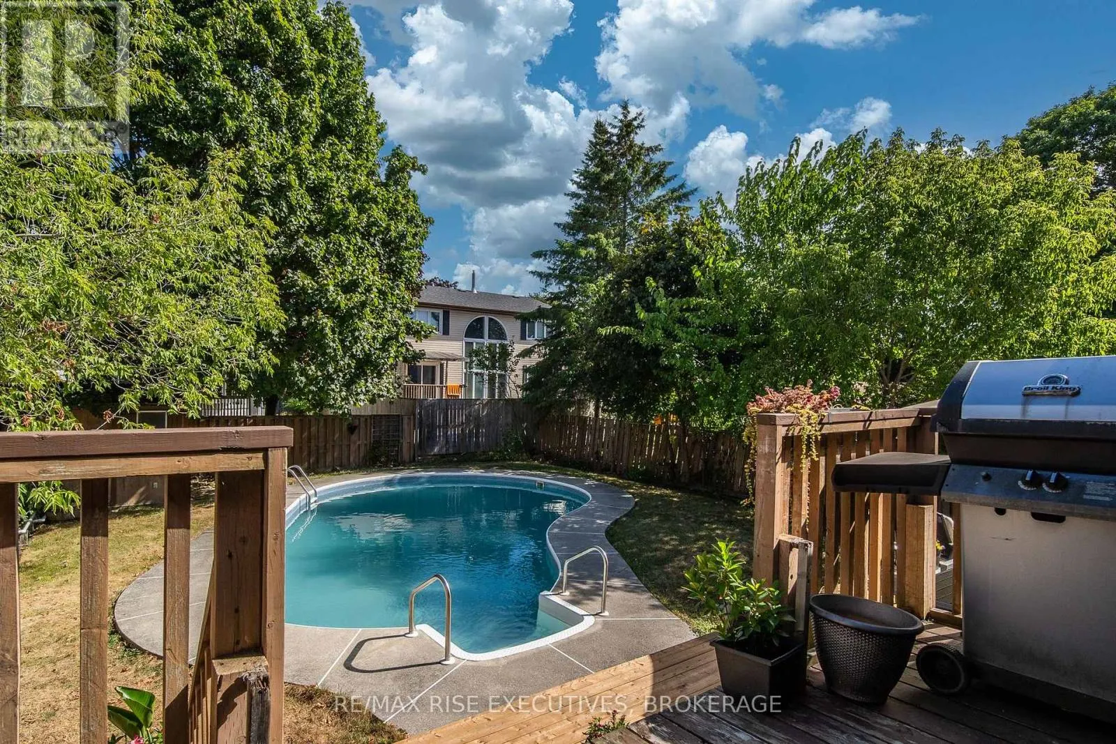 932 MILFORD DRIVE