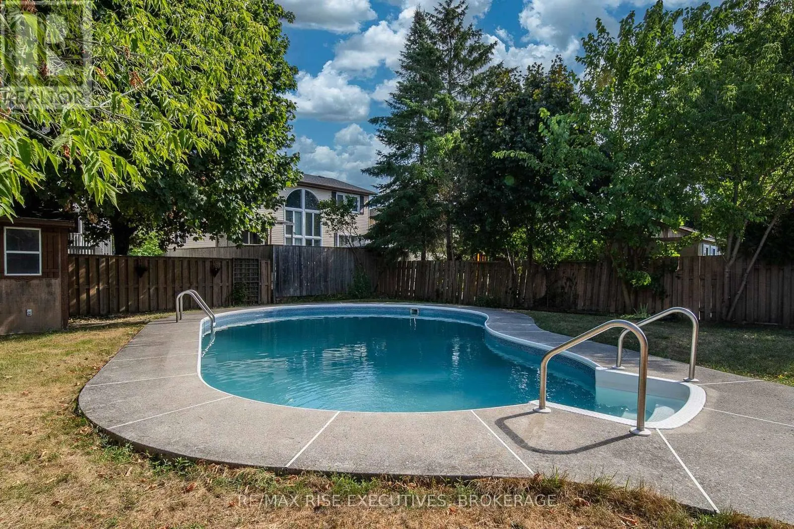 932 MILFORD DRIVE