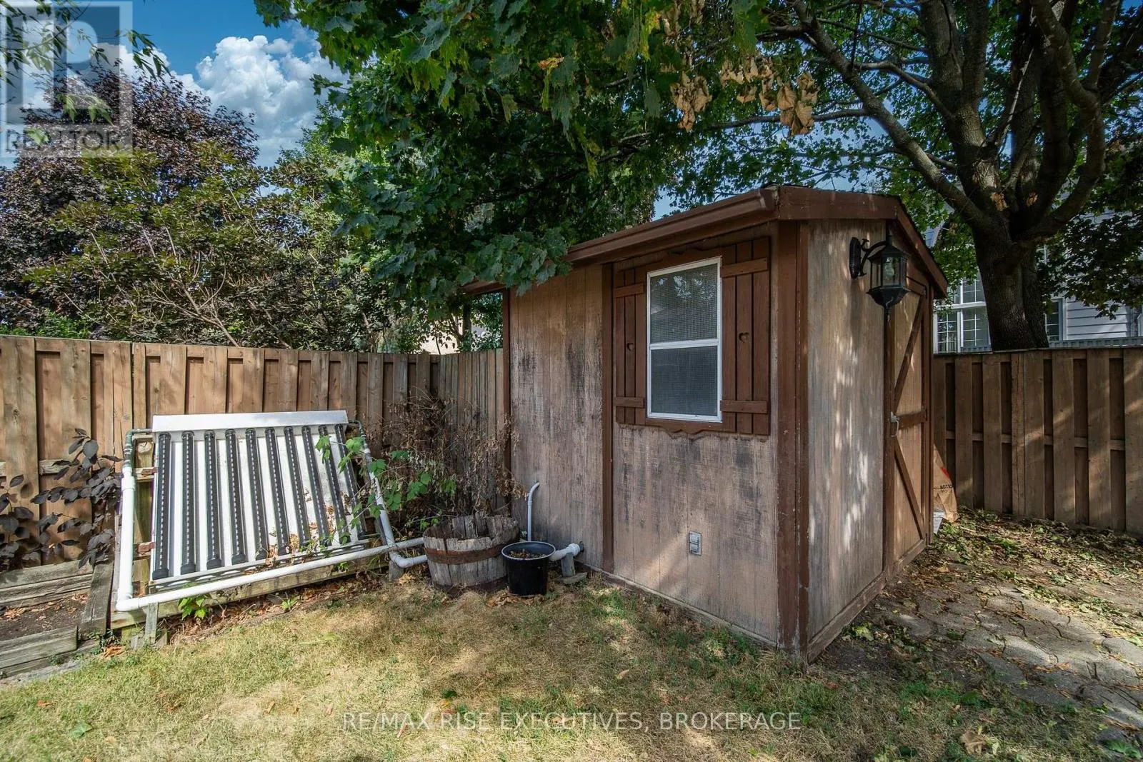 932 MILFORD DRIVE