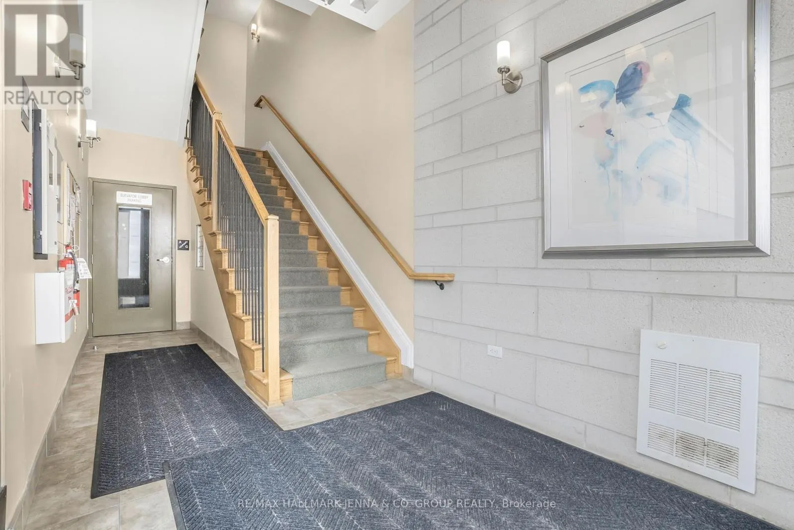 201 - 140 GUELPH PRIVATE