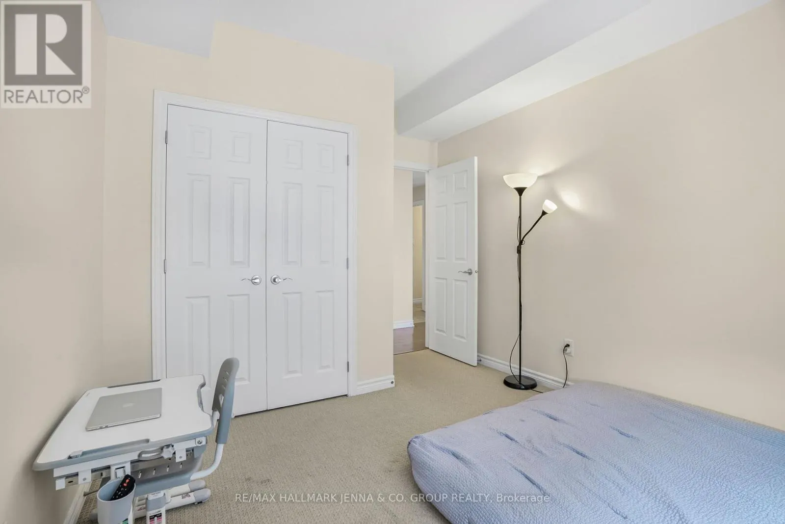 201 - 140 GUELPH PRIVATE