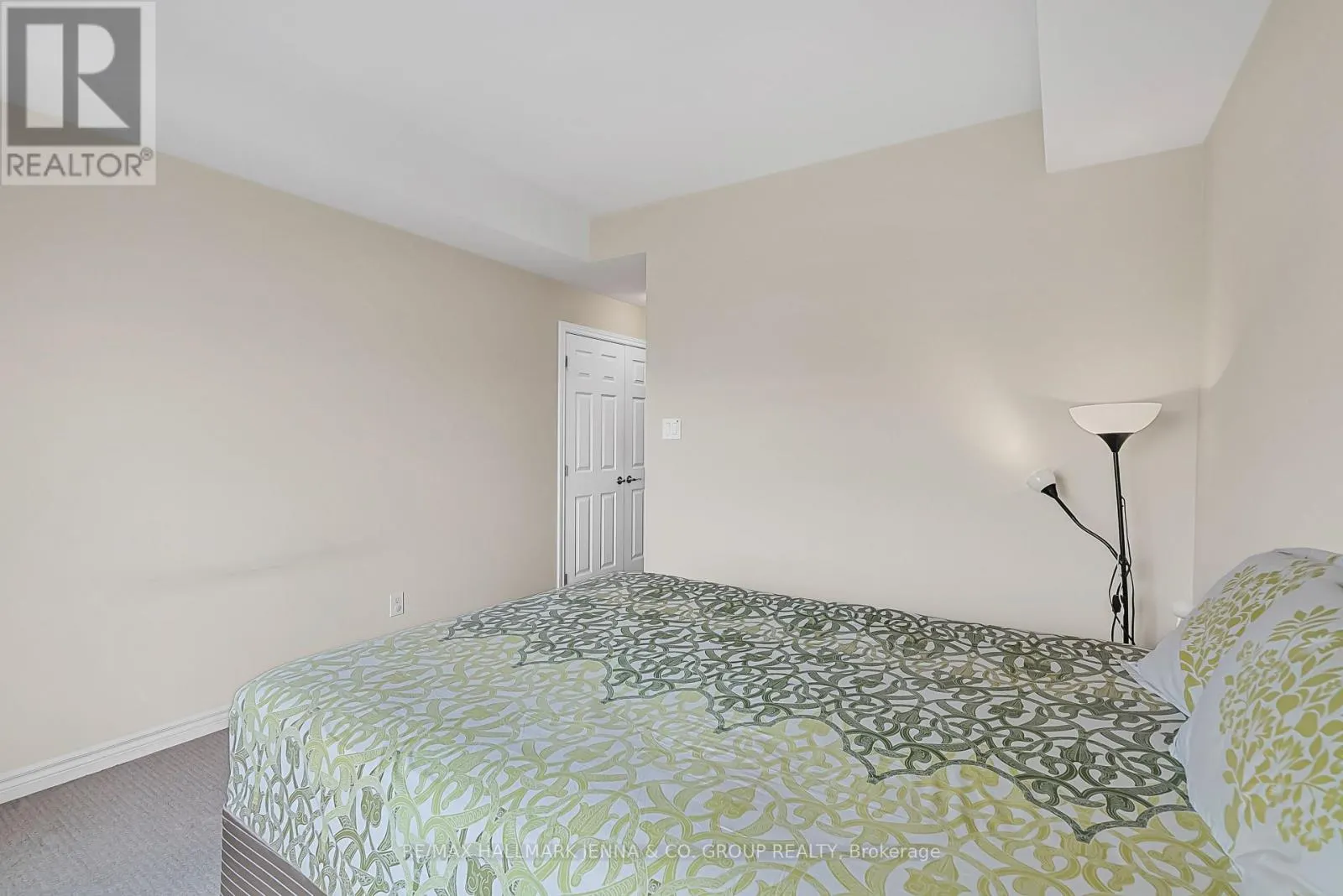 201 - 140 GUELPH PRIVATE