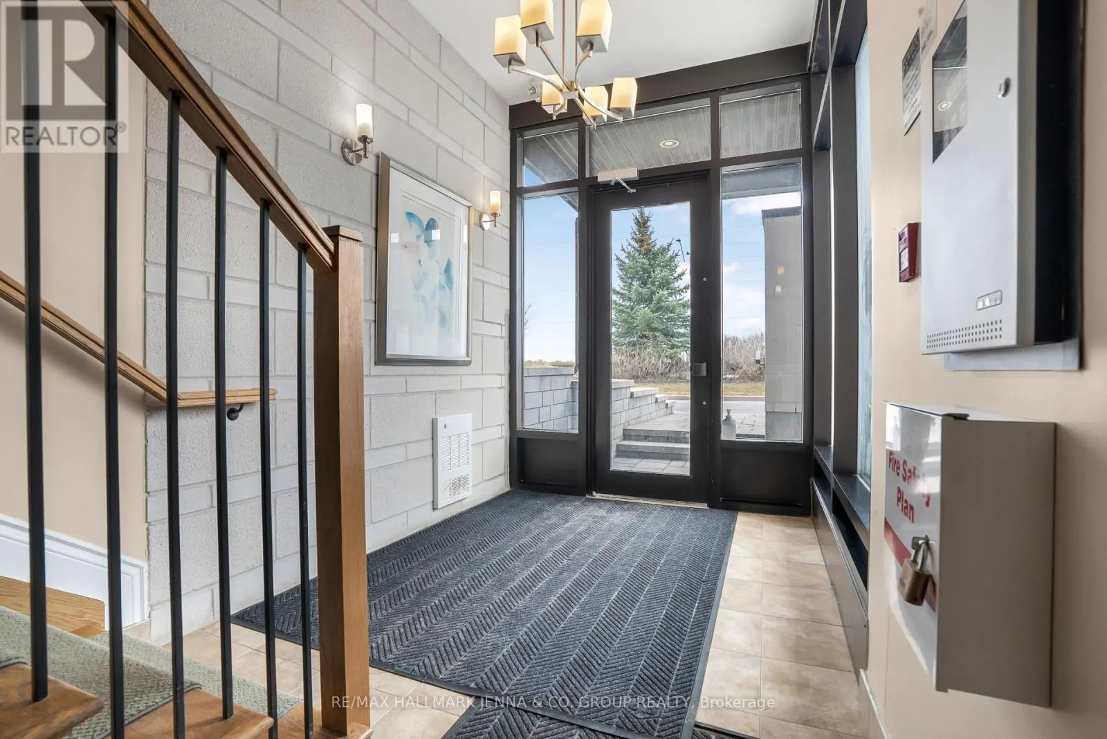 201 - 140 GUELPH PRIVATE