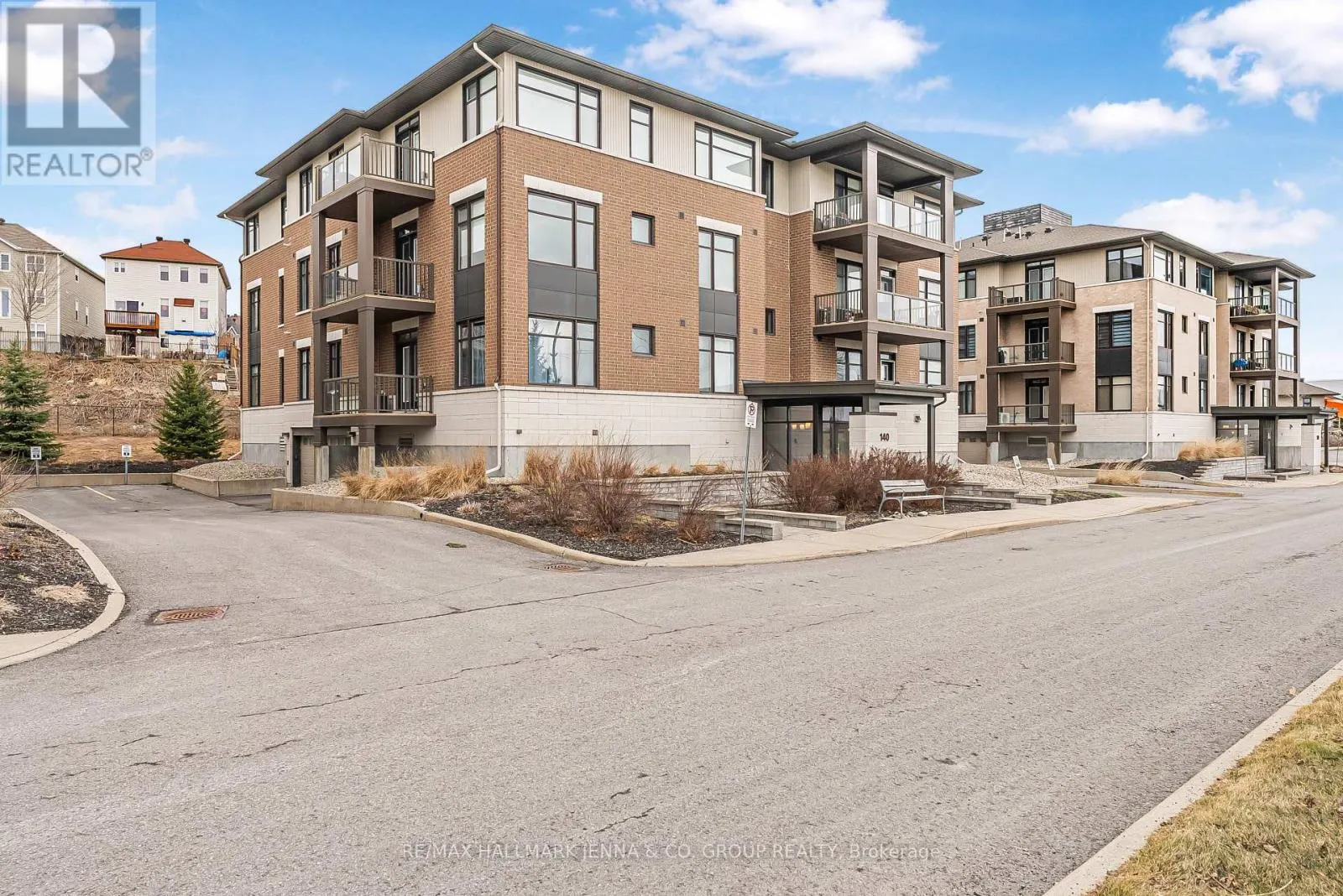 201 - 140 GUELPH PRIVATE